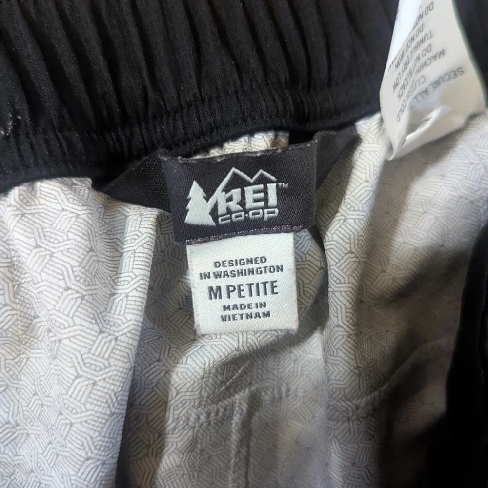 REI Rainier Rain Pants - Women’s Medium Petite - Picture 3 of 3